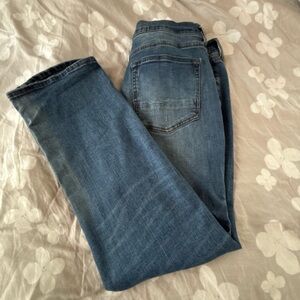 Blue Straight Leg Jeans with Classic Denim Style